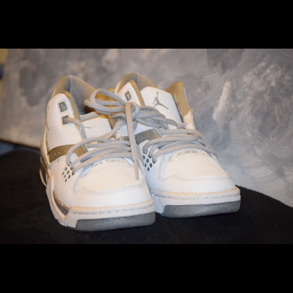 White & Grey Nike Jordan Flight 23 BG GS Size 5/12
